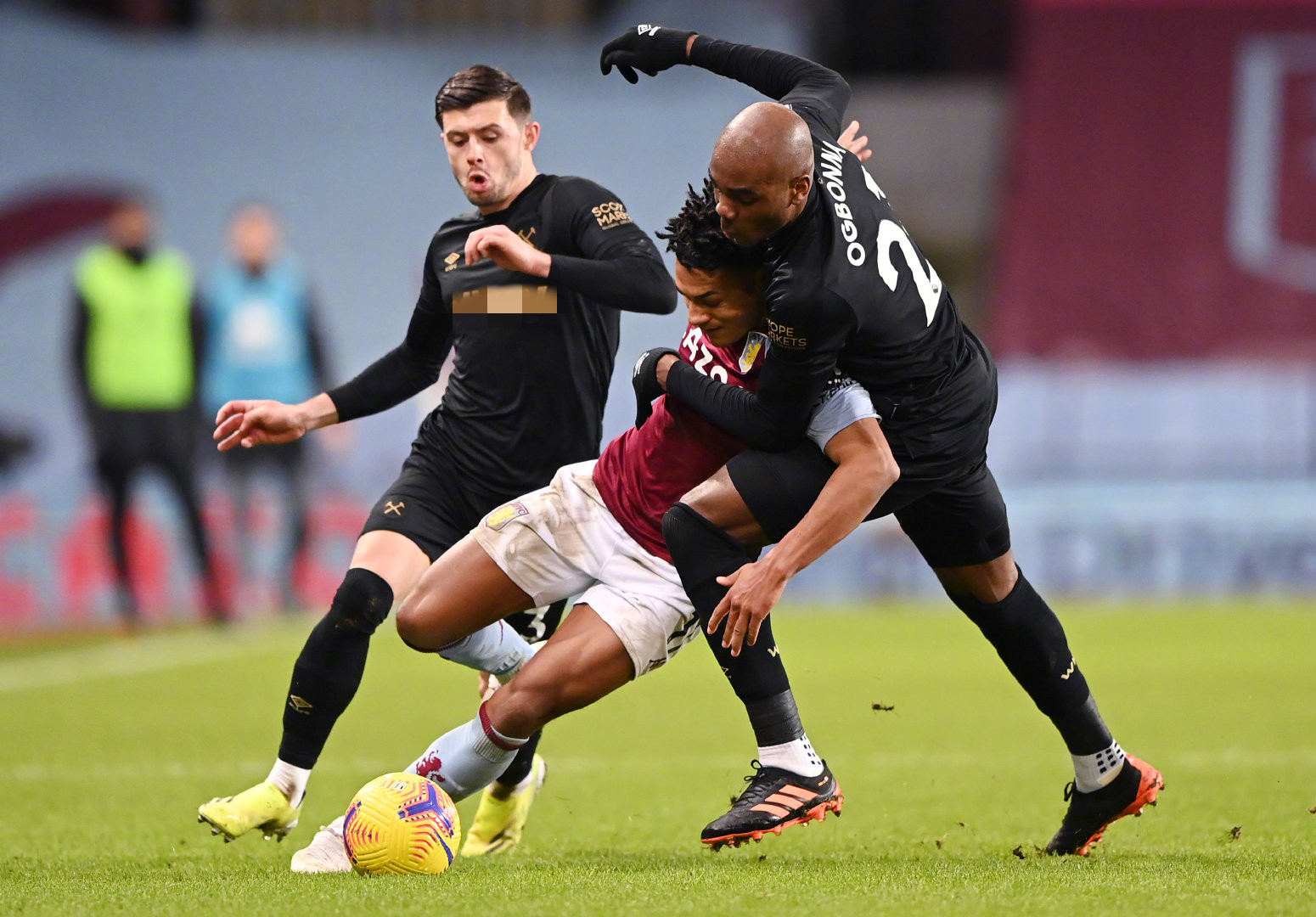 表现而受到 表现而受到